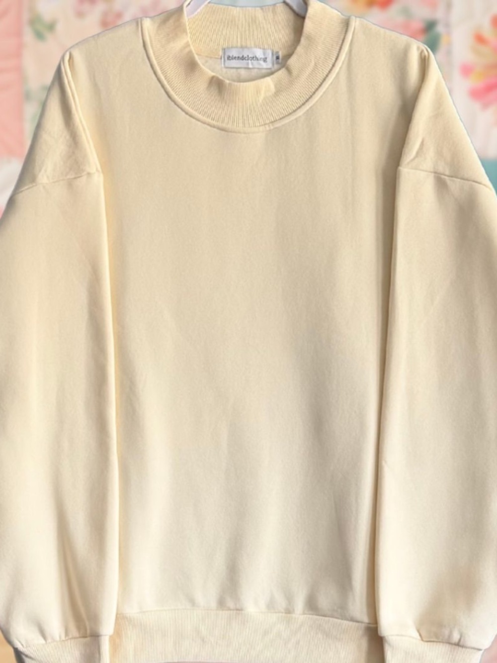 Mockneck Sweatshirt in Light Yellow 100% Cotton